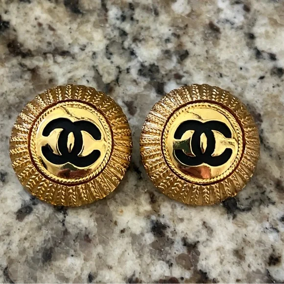 Veg Chanel Round CC Coco Mark Accessory Clip On Gold Tone Earrings - Picture 1 of 9